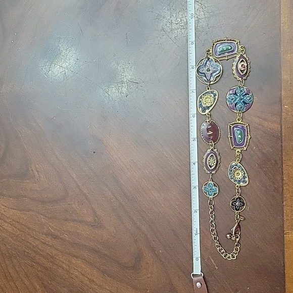 Costume Jewelry 9" Multicolored Medalion Necklace - Picture 4 of 4